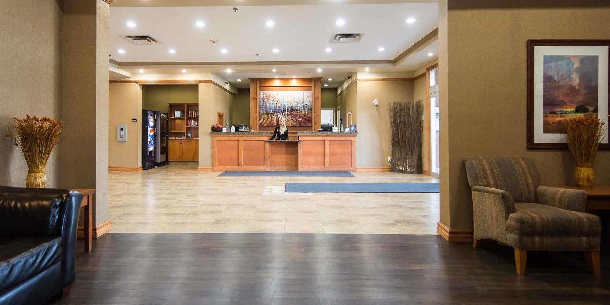 Days Inn & Suites By Wyndham Edmonton Airport Leduc Exterior photo